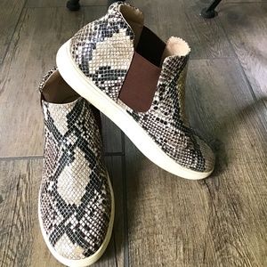 Women’s sz 7